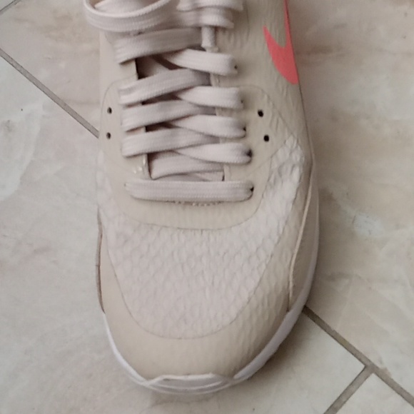 Nike Air Max - Picture 12 of 16